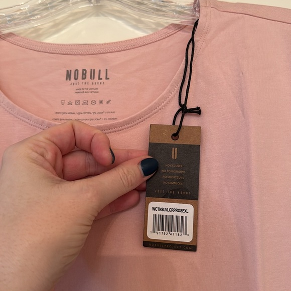 Nobull Lightweight Sleeveless Crop Tee - Picture 3 of 4